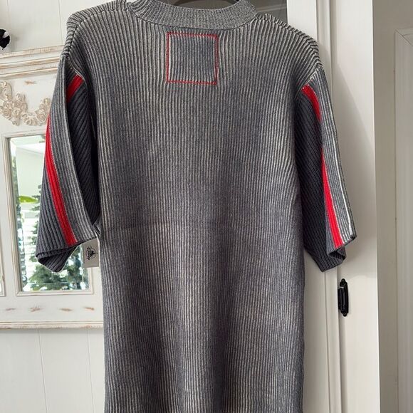 NWT Disney’s MARVEL Mens Gray Ribbed Knit Short Sleeved Sweater Size Small & XL - Picture 4 of 7